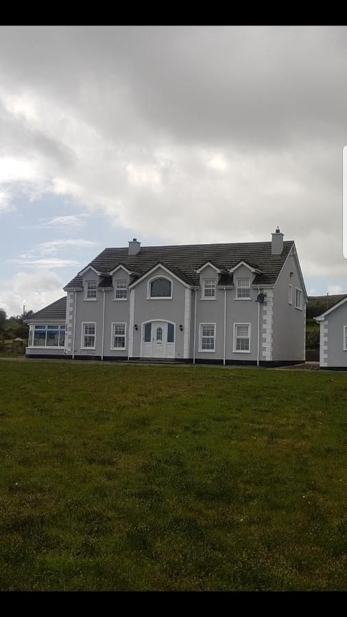 Дома для отпуска Grianan Luxury Lodge by Wild Atlantic Wanderer Claragh